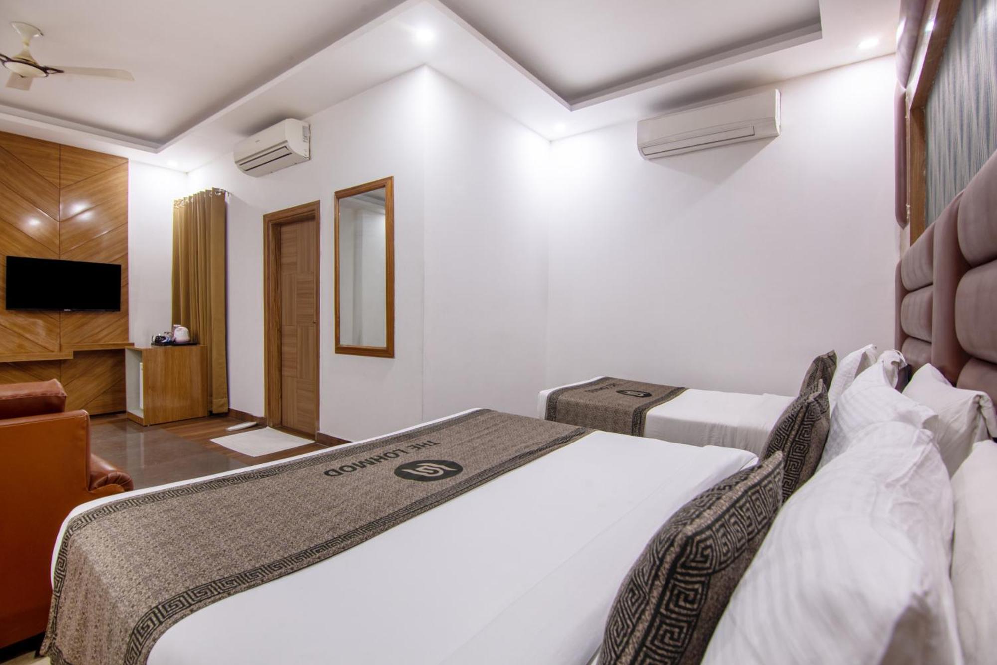 Hotel Lohmod At National Highway 8 - Free Airport Transffer Nueva Delhi Exterior foto