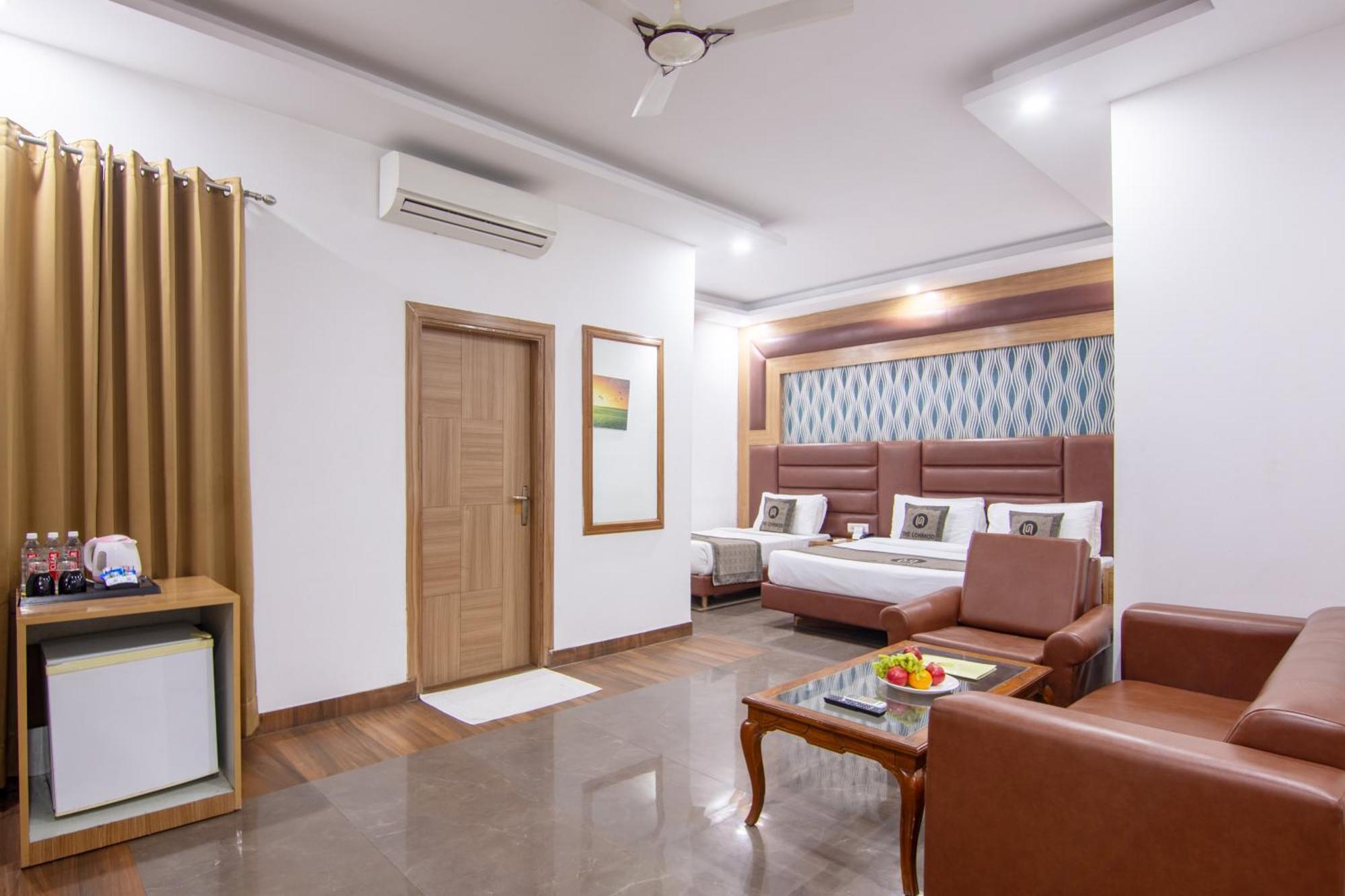 Hotel Lohmod At National Highway 8 - Free Airport Transffer Nueva Delhi Exterior foto
